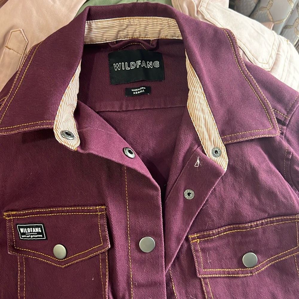 New Wildfang Womens XSmall Maroon Essential Overdyed Cargo Shacket Shirt Jack… - Picture 3 of 4
